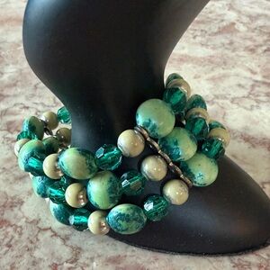 EUC~Vintage Woman’s Triple Strand Elegant Green Stretch Beaded Bracelet